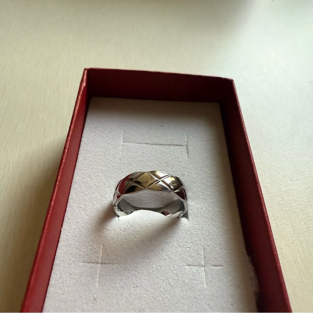 Elegant Silver Women's Ring